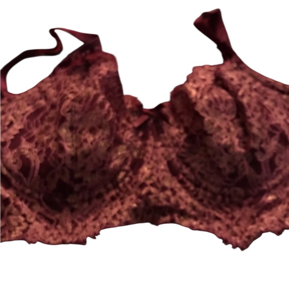 Victoria Secret  36C Burgundy long lined Very Sexy Lace straps 3 rows of hooks